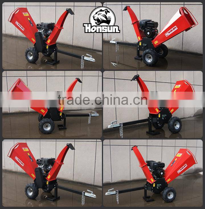 Comply with Europe Safety Regulation CE approved trailer mounted mobile diesel engine wood chips making machine
