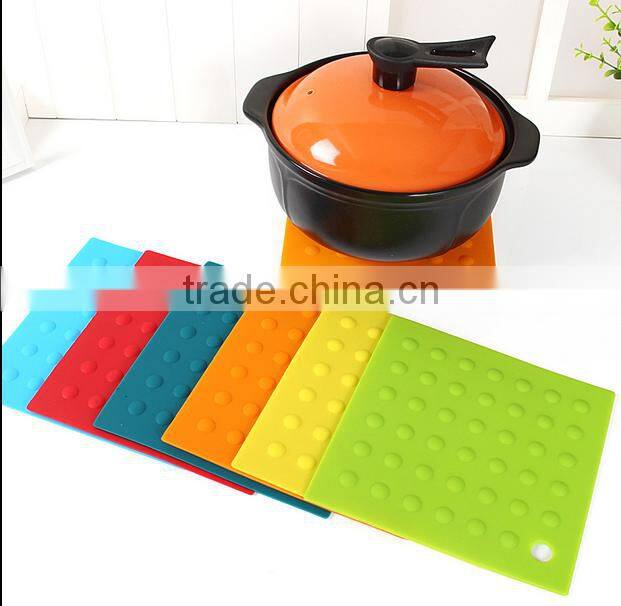 Hot sale FDA and LFGB food grade silicone table mat & silicone placemat