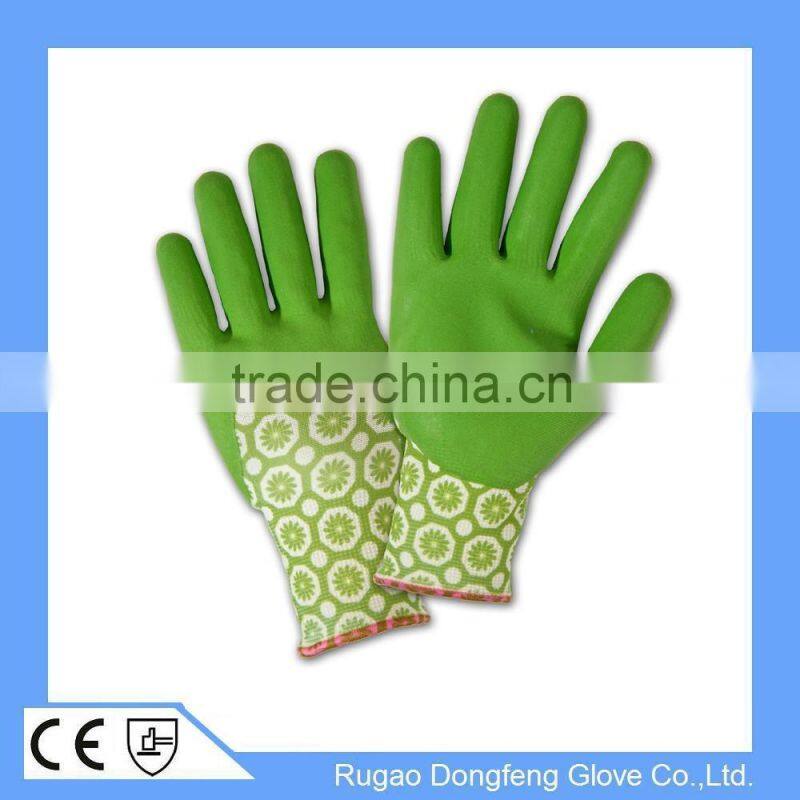 13 Gauge Flower Print Polyester Liner Coated Nitrile Garden Gloves, Women Gardening Gloves, Floral Nitrile Gloves