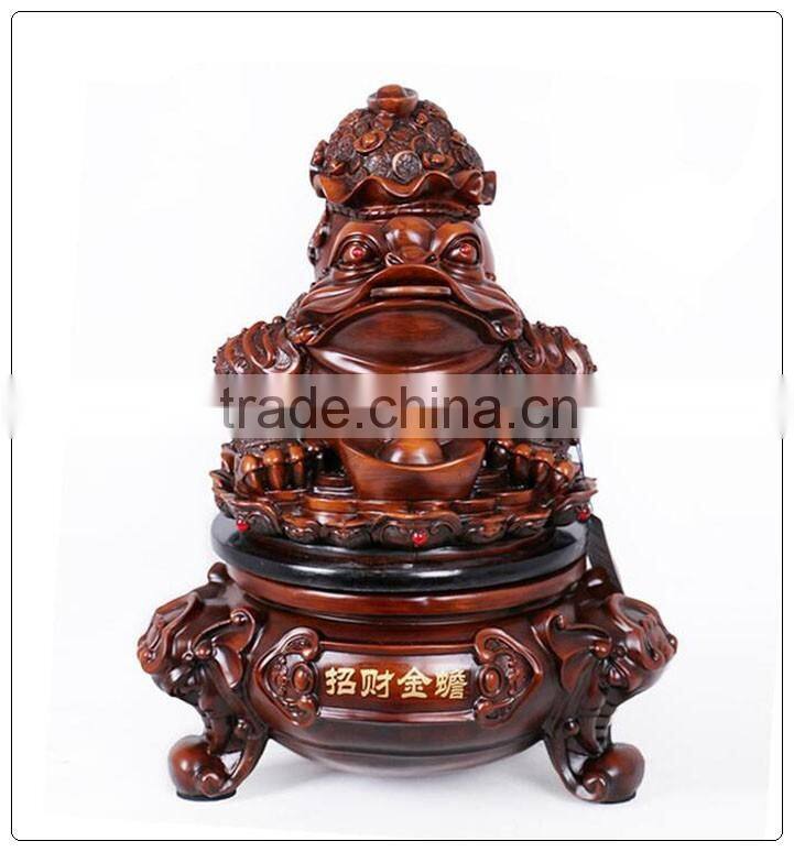 Resin wooden color money frog statue , resin animal statue