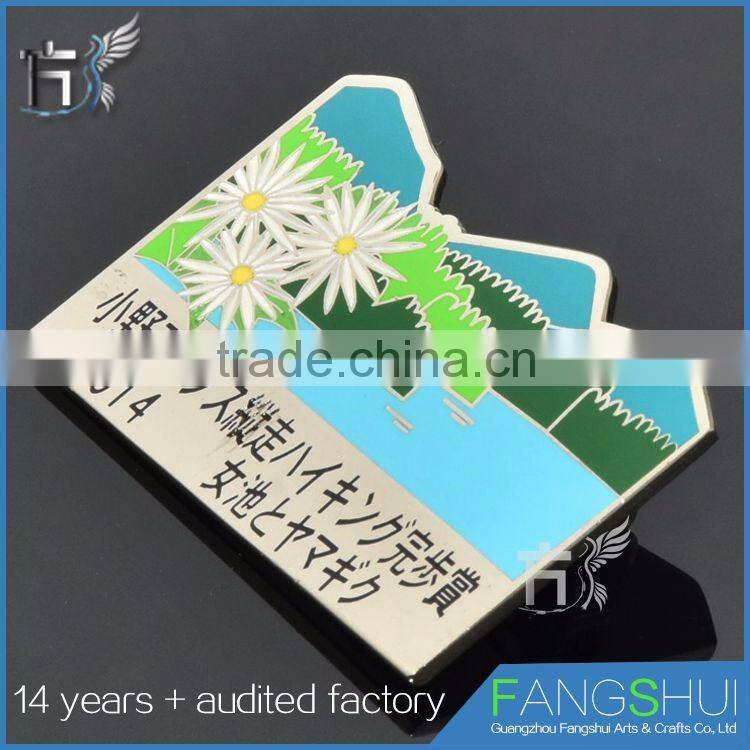 Personalized customized musical plain gold lapel pins china for sale