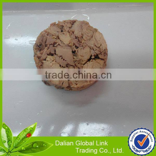 Canned tuna flake in 50% oil