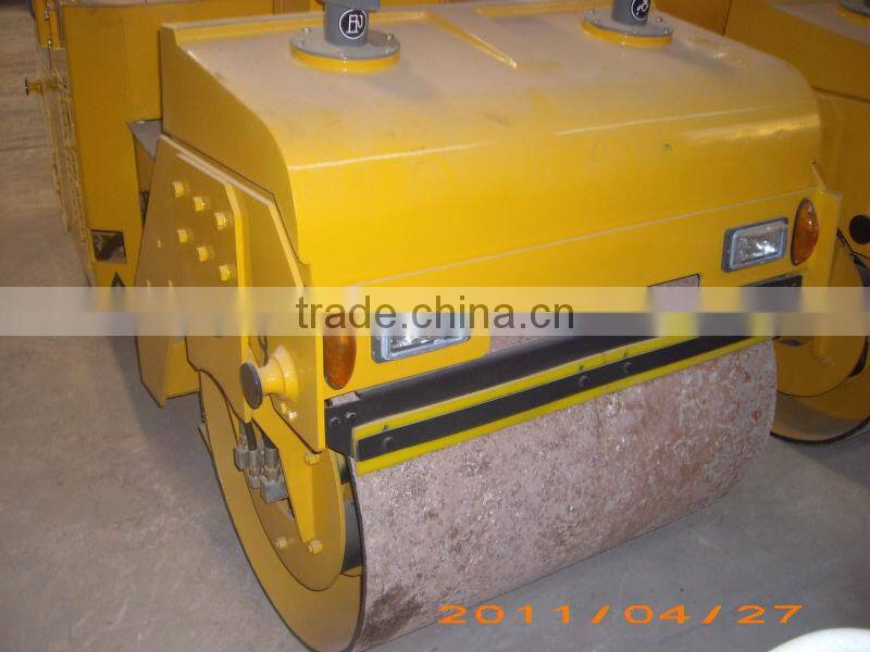 Small working mass tire combined vibratory roller QLNC3PB widely used in diffrent environment in low price for sale