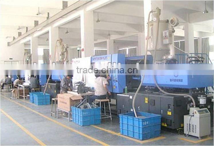 2-in-1 double handle snow shovel with ice scraper (G804-B)