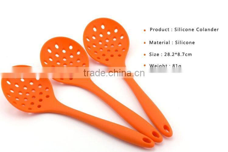 High Temperature Resistant Long Handle Silicone Colander