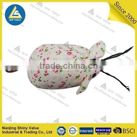 Small floral mouse sewingneedle cushions as decorative craft