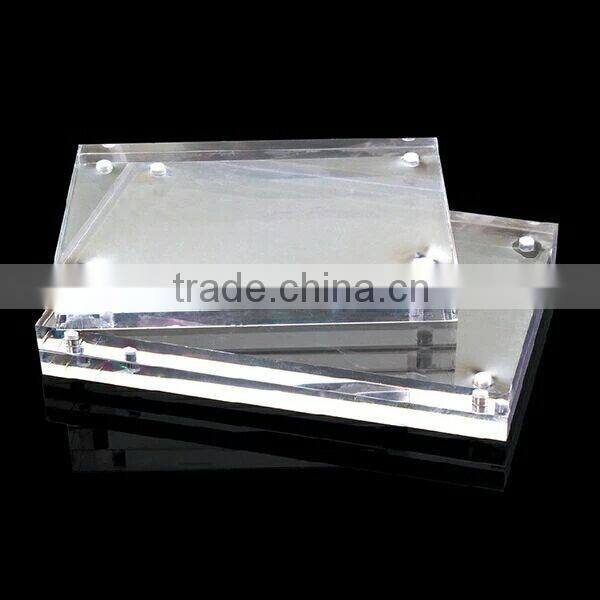 Magnetic acryl photo frame
