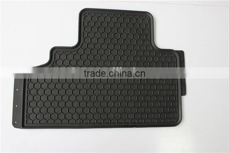 connected rear pieces with buttons for Hyundai Tucson custom car mat