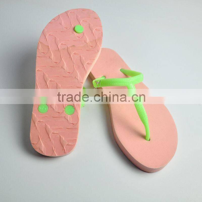 Guangzhou factory customization fashion lady beach slippers flip-flops