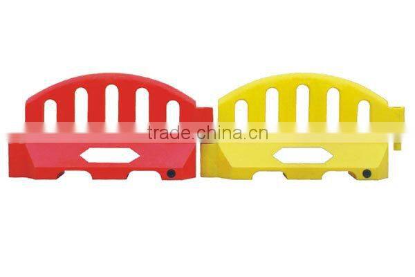 820mm Water filled red plastic barrier supplier
