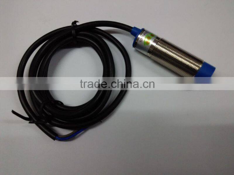 High reliable electrical control capacitive proximity switch
