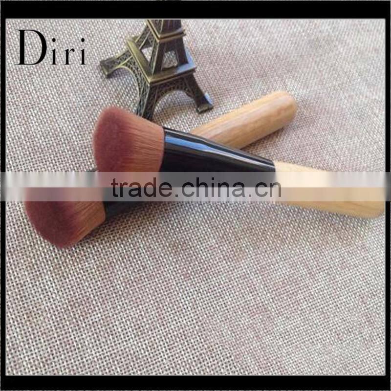 Middle size wood handle go pro makeup brush