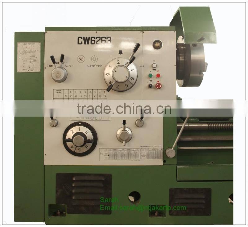 The hot sale and low price heavy duty horizontal/universal lathe CW6263 of China