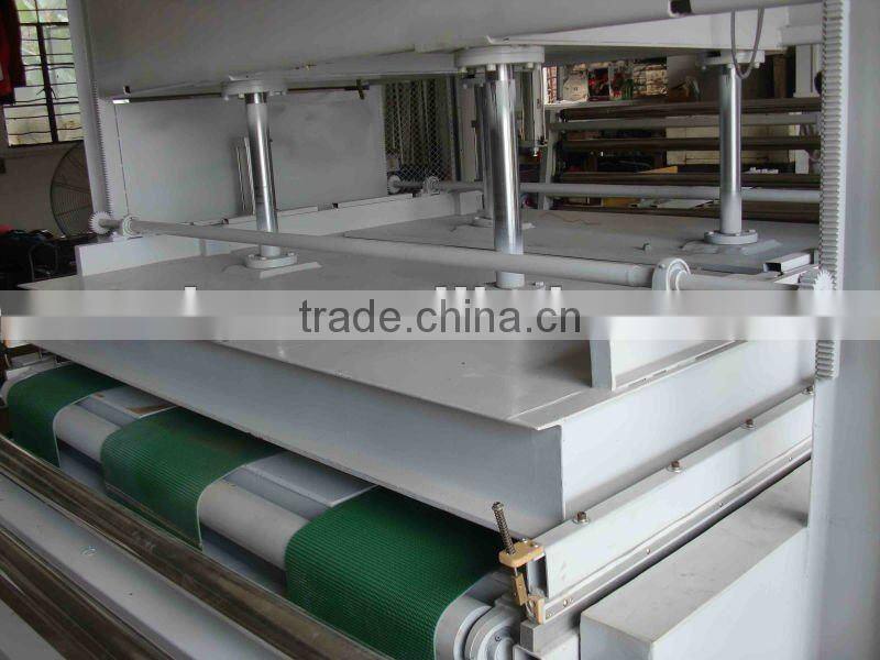 Flexible mattress wrapping machine