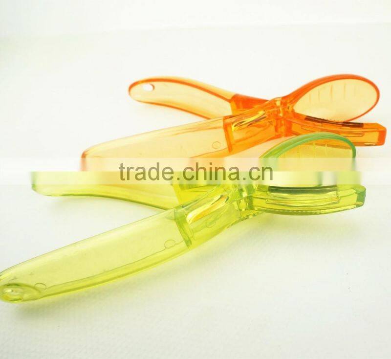 41058 Promotion 2 in 1 Kitchen Fruits Spoon Scoops scale Peeler Kitchen Gadget