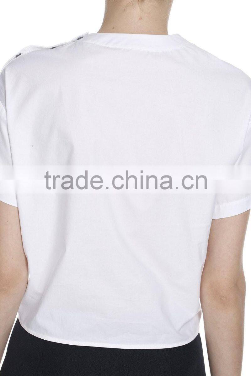 Ladies white shoulder snap button short sleeve woven t shirt with front bow