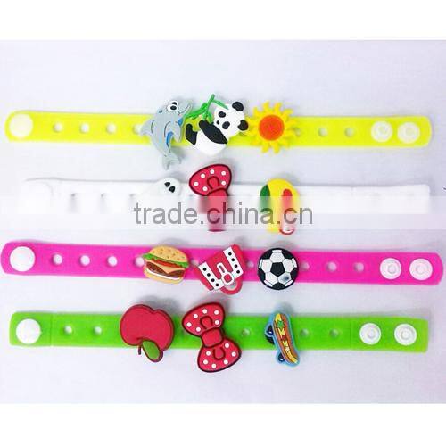 Popular Custom Emoji PVC rubber keychain promotion gift souvenior keyring