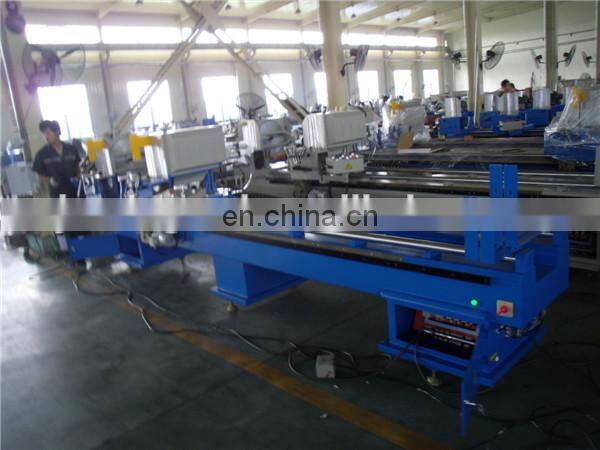 Glass cutting machine automatic loading