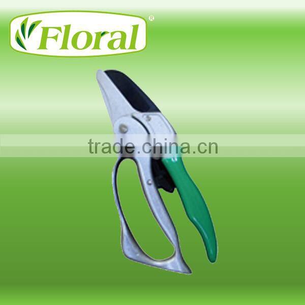 aluminum ratchet pruner with TPR grip