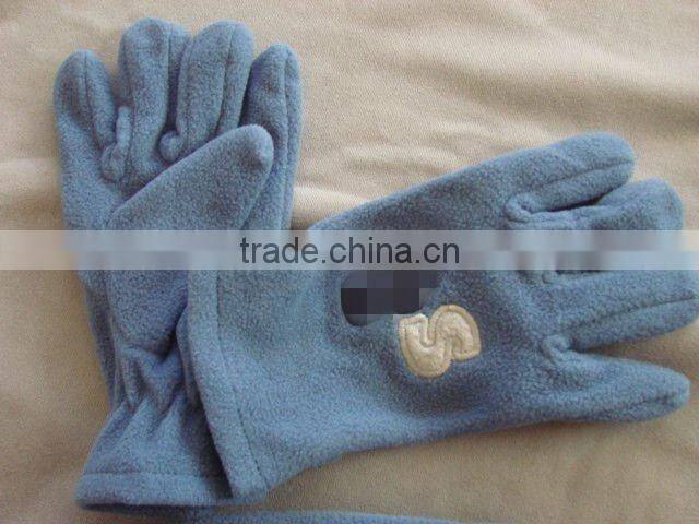 TYTP002 Children' fashion polar fleece three piece suit (Knit Scarves,hat & gloves ) with embroidered