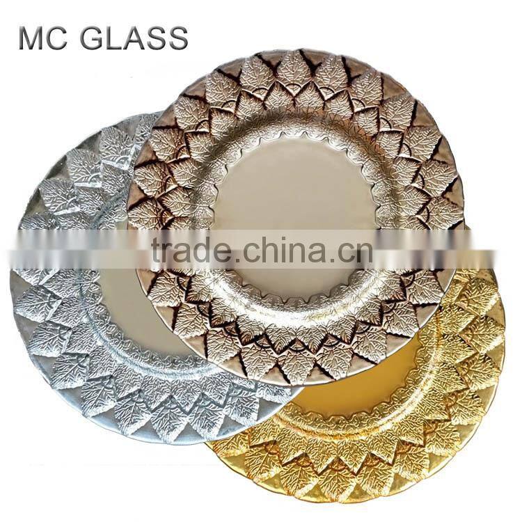 New Cheap Wedding Wholesale Gold Leaf embossed Glass Charger Plate