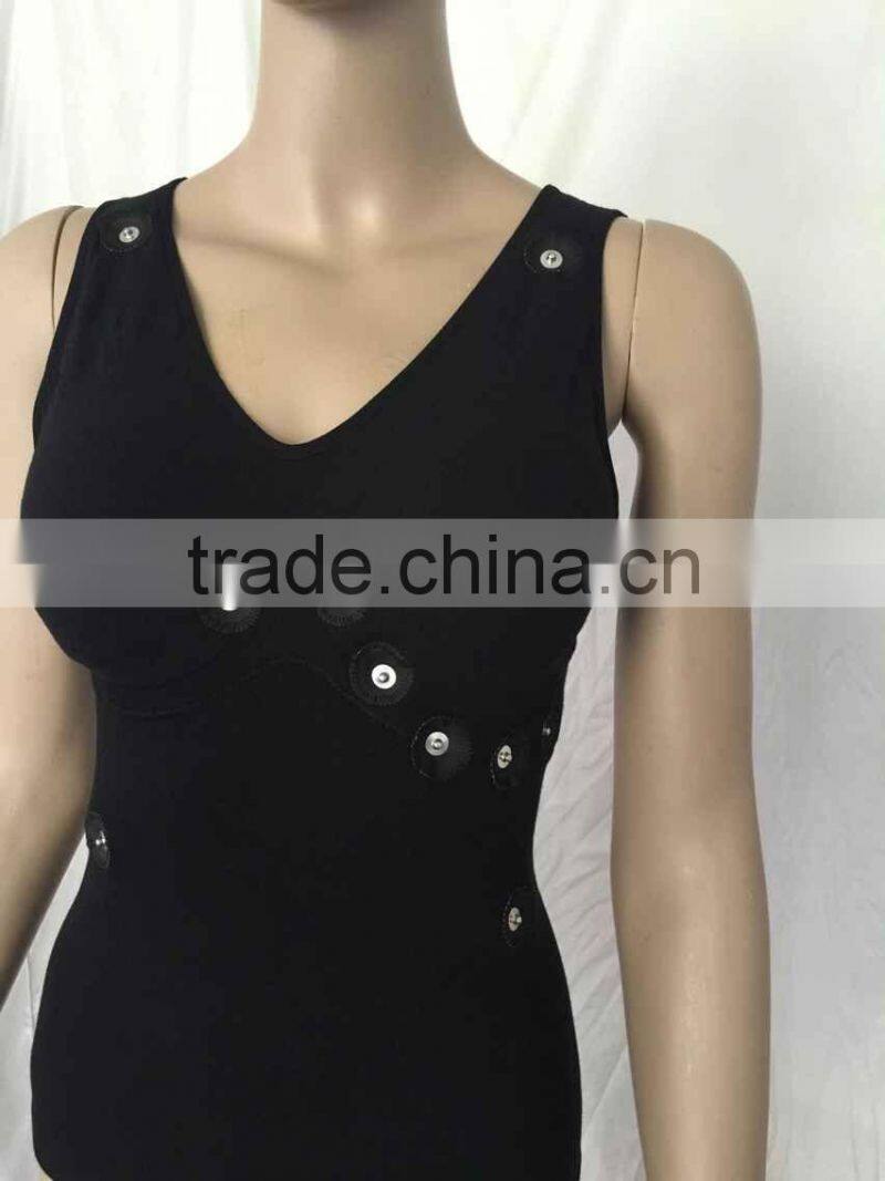 EKG T-shirt monitors hearts, Sensor EKG T-shirt