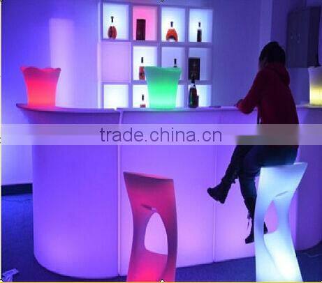 Illuminated rechargeable plastic wine/liquor led display rack