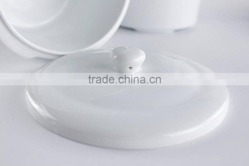 China factory wholesale plain white ceramic porcelain glazed stew pot, soup tureen with lid , serving cooking pot