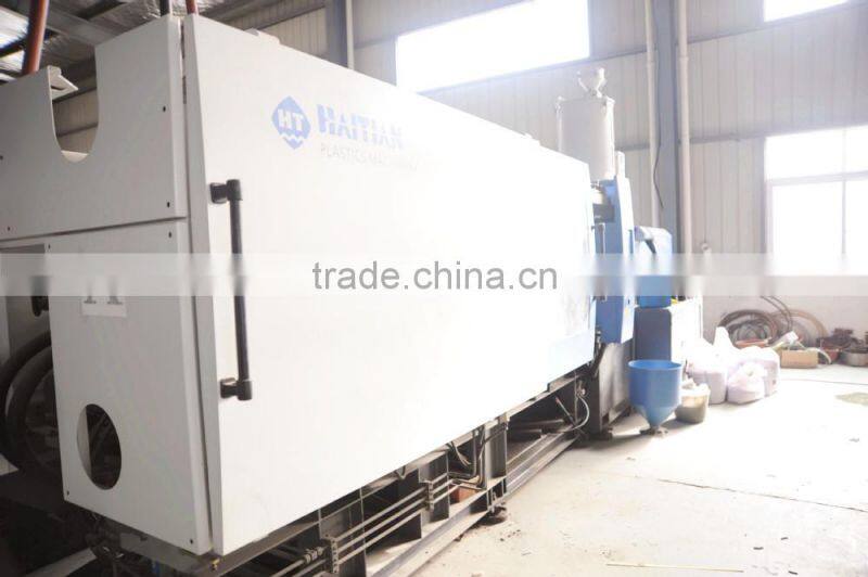 Plastic flower pot garden planter