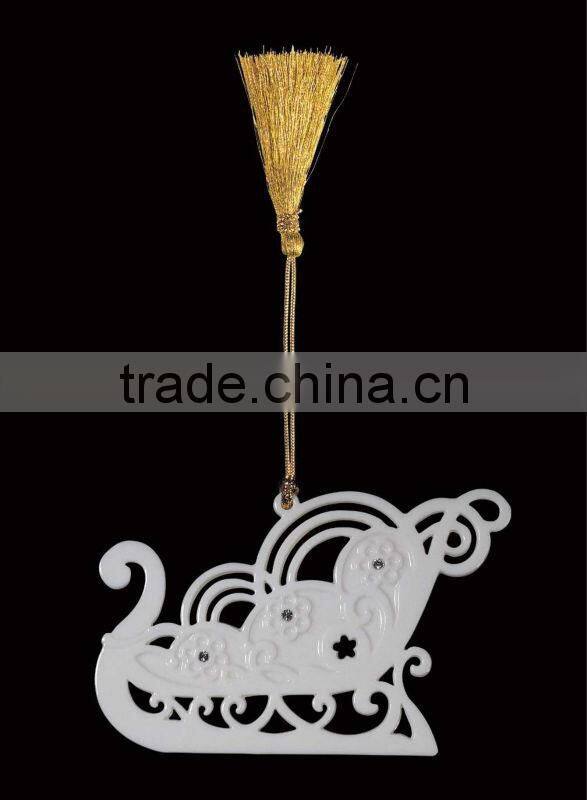 Hot Sale Porcelain Christmas Heart Hanging Ornament Stand with Porcelain Ball Pendant WS331-SS10098B