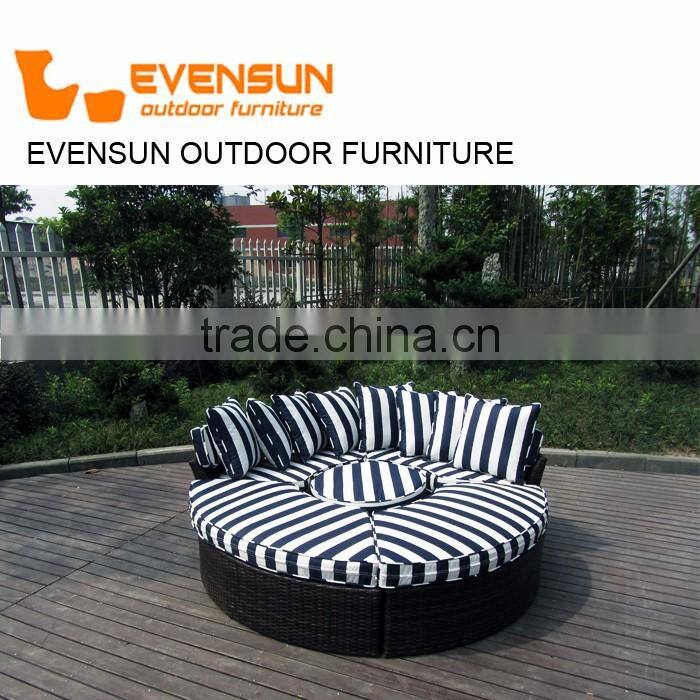 Sun Lounger Specific Use and Modern Appearance outdoor rattan sunbed