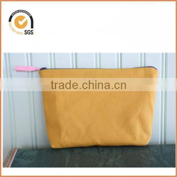 Vintage Camera Applique Zipper Pouch/Makeup Bag: Natural Canvas with Black and Silver Chevron-Print Chiqun Dongguan CQ-H01096