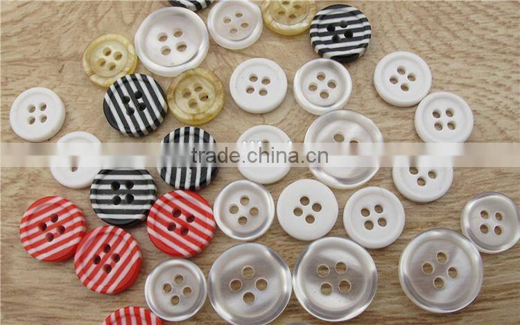 Wholesale Fashion Decoration 4 Holes Custom Resin Button