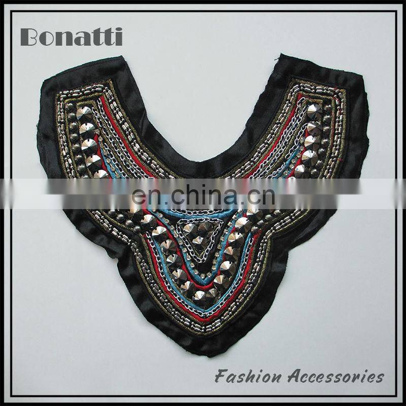 U-shaped agate beaded neckline trims latest design