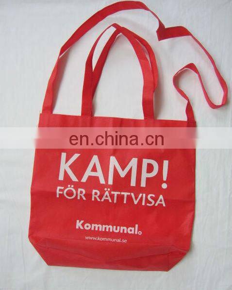 Custom made red non woven shopping bag words print handled bag