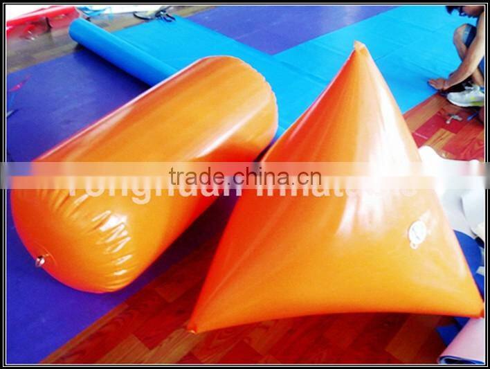 inflatable pyramid buoy/ inflatable floating water buoys