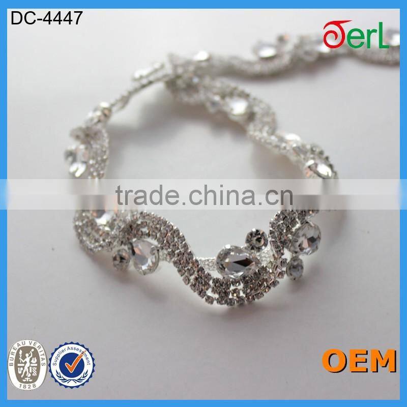 HOT SALE Newest Fashion!crystal glass rhinestone cup chain with good offer