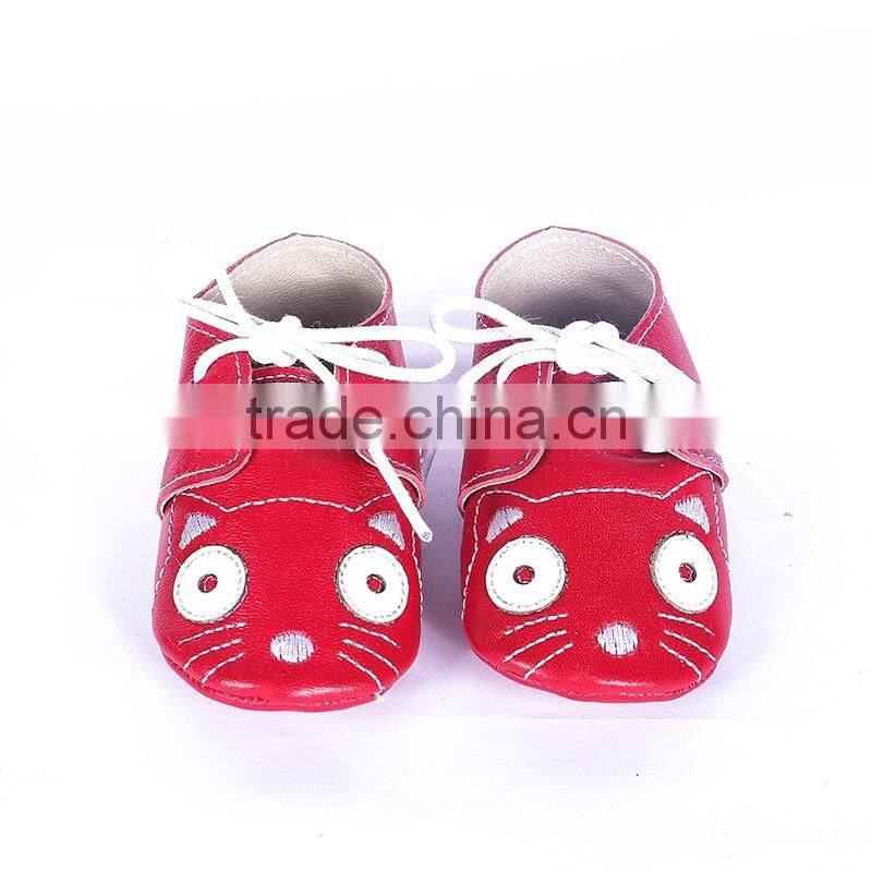 Cute cat design leather baby moccasin