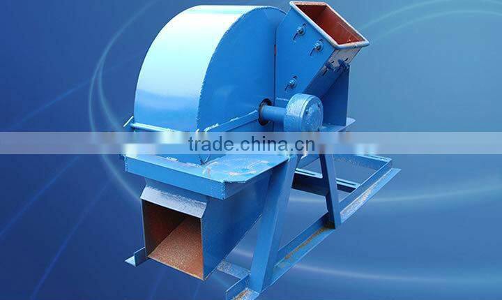Wood chips crusher machine