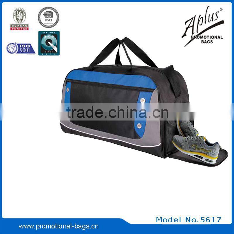600D polyester shoulder strap sports duffel bag