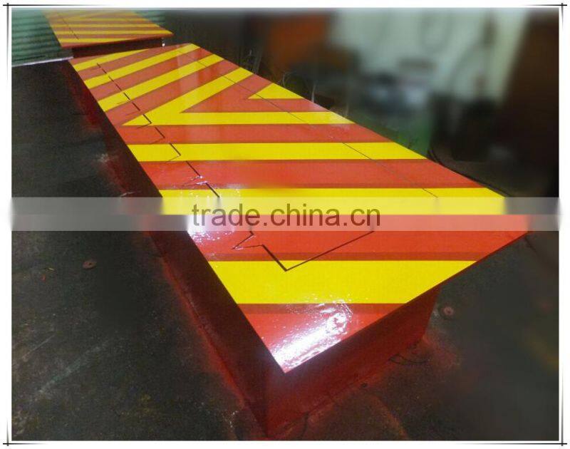 Hydraulic automated road barrier