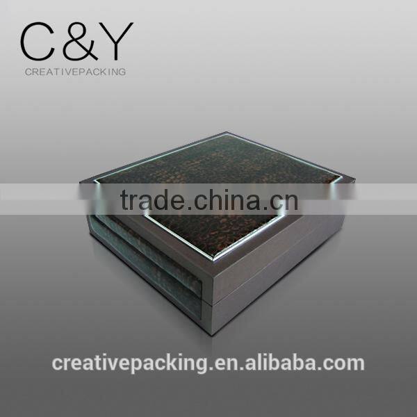 100% personalized luxury leather and wood jewelry box for storage