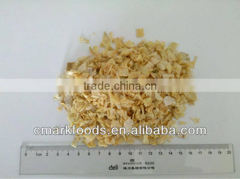 dehydrated onion flakes