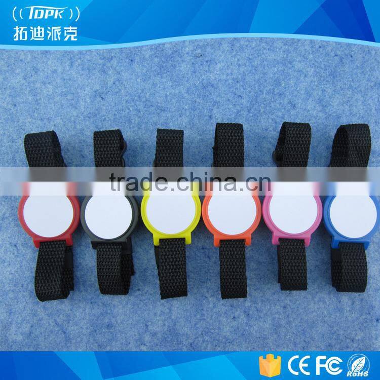 2015 popular style custom rfid fashion bracelets for tickting