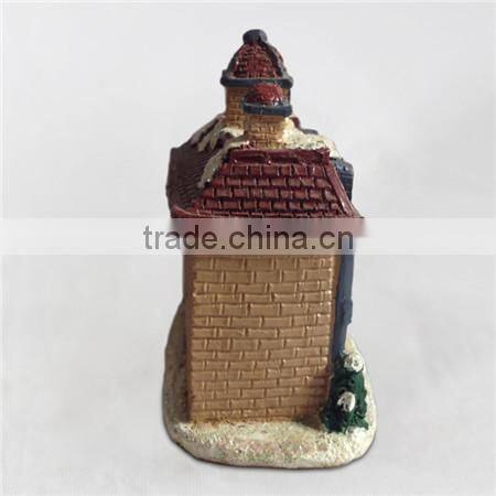 6.3*3.9*6.7 small house figurine
