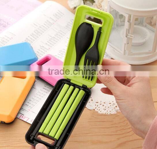 Practical 3 pieces pack green plastic Kitchenware Kid's Flatware Sets