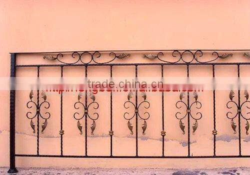 Top-selling handmade wrought iron garden border fence