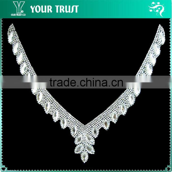 Fashion Ribbon Lady Crystal Jewelry Rhinestone Bead Necklace