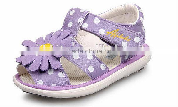 Fashion squeaky baby shoes for girls