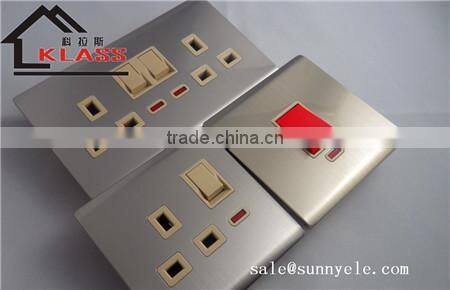 Global universal function 16amp 3 pin plug wall socket with 5V USB charger european male electrical wall socket